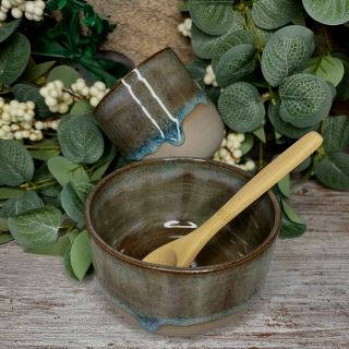 Snídaňový set s bambusovou lžičkou Mistfall 🌫️🥰 #ceramic #ceramicstudio #ceramicsofinstagram #cups #cup #ceramicsart...